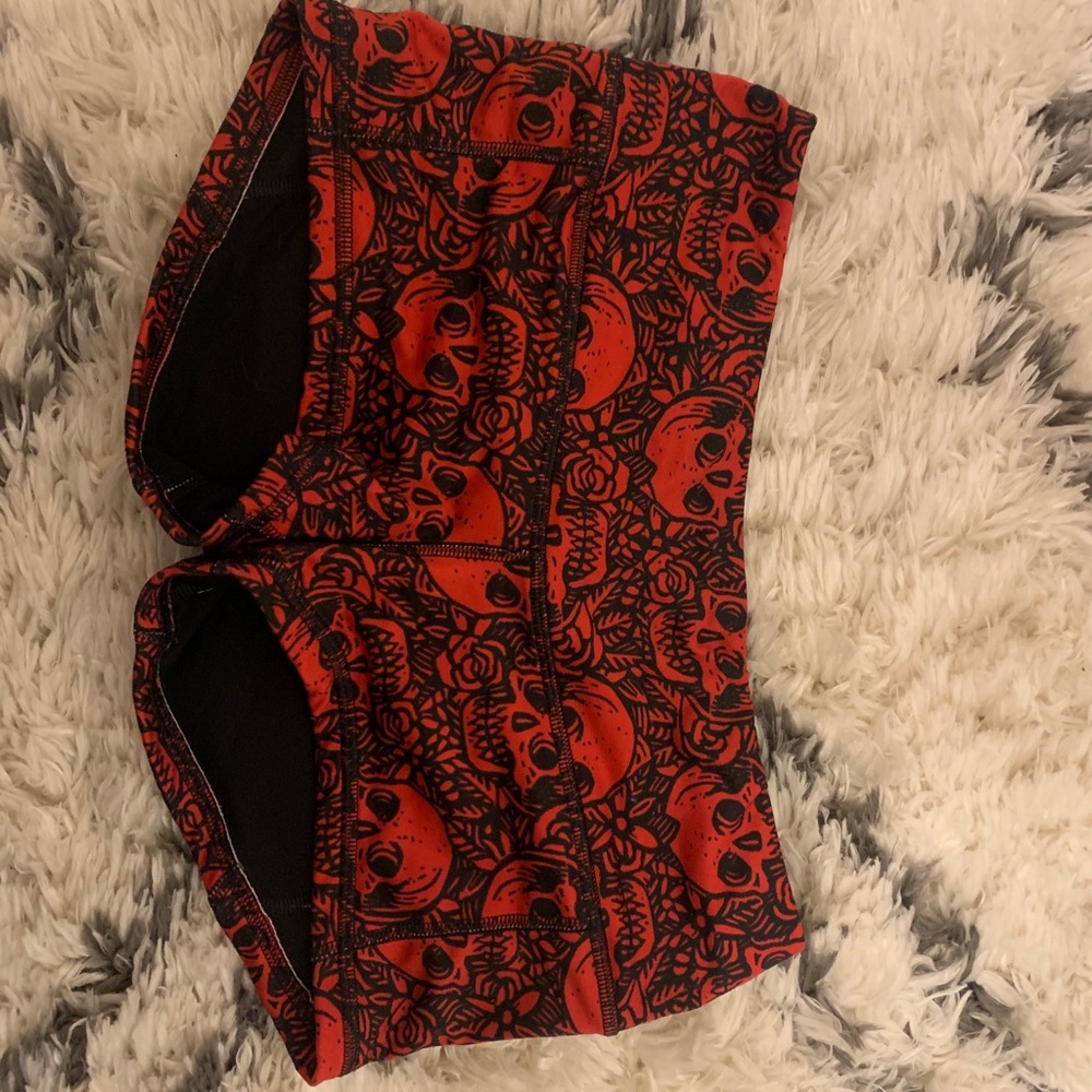 Fleo skull shorts